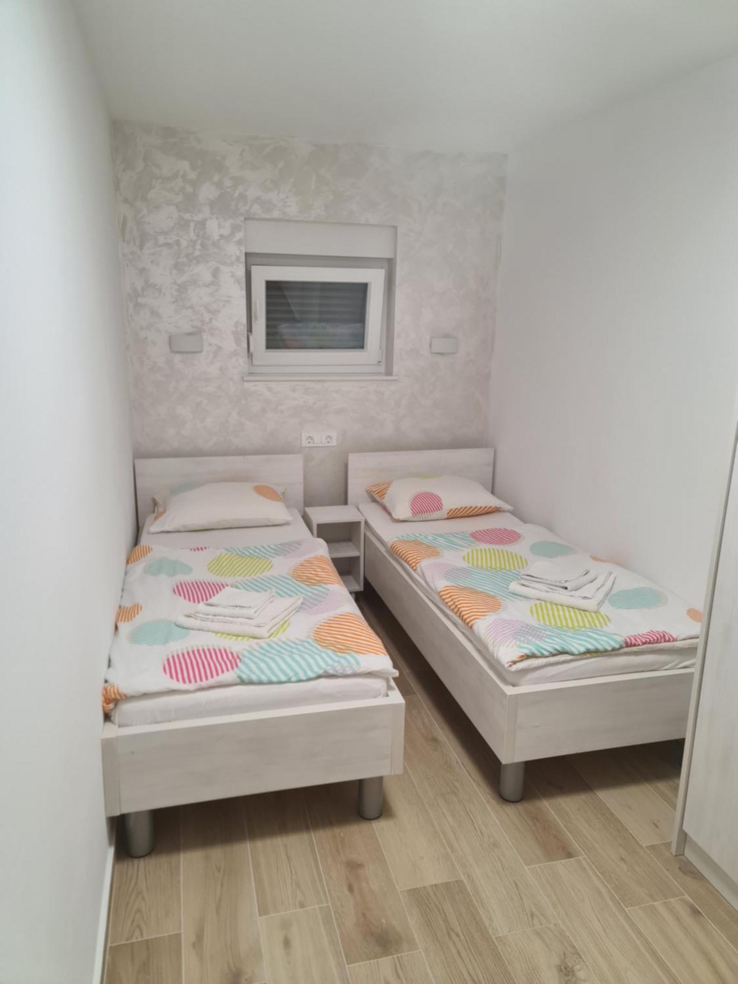 Apartments Julijana 2 Privlaka  Kültér fotó